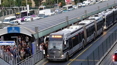 How do I pay for bus or metro in Istanbul?