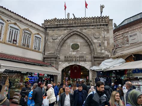 How much money do I need to spend a week in Istanbul?