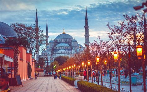 Is it safe for Americans to visit Istanbul?