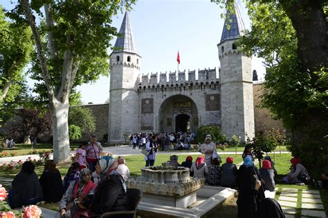 Is Topkapi Palace free to enter?