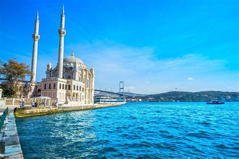 What is the cheapest time to visit Istanbul?