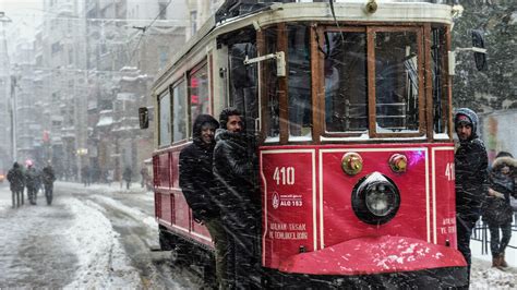 What is the coldest month in Istanbul?