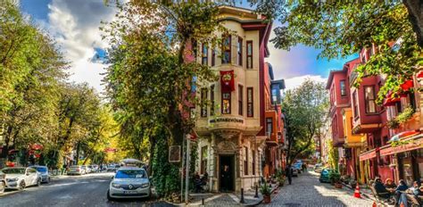 What is the most luxurious neighborhood in Istanbul?