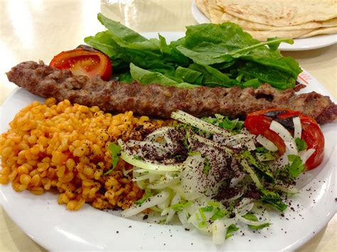 What is the national dish of Istanbul?