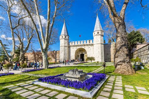 What is the nearest station to Topkapi Palace?