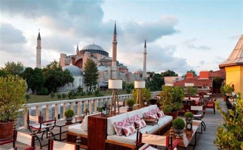Which is the best area to stay in Istanbul?