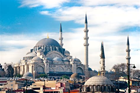 Why is Istanbul Turkey so popular?