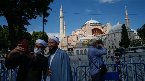 Can Americans move to Istanbul?