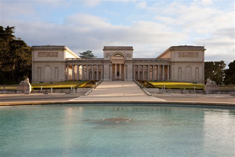 Can You Take Pictures At Legion Of Honor?