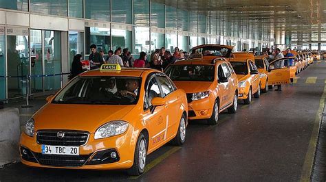 How much is a taxi from Istanbul airport to the Centre?