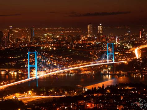 Is it safe to walk in Istanbul at night?