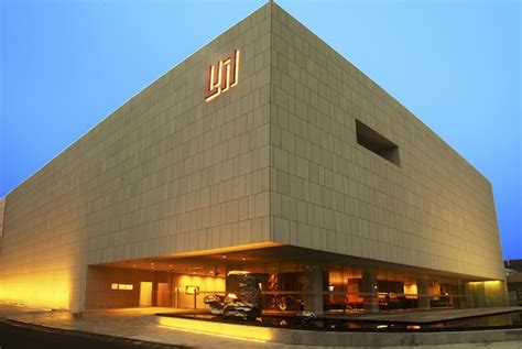 What Is The Largest Art Museum In China?