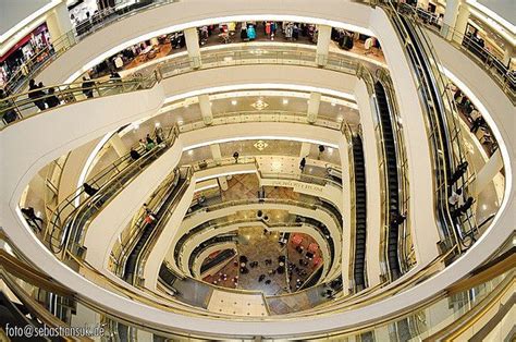 What Is The Largest Shopping Mall In San Francisco?